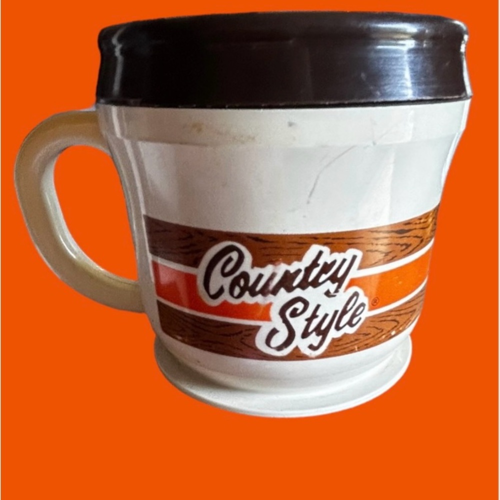 Plastic Take Out Mug - Brown and White Country Style Vintage